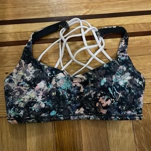 Lululemon free to be wild bra size 6